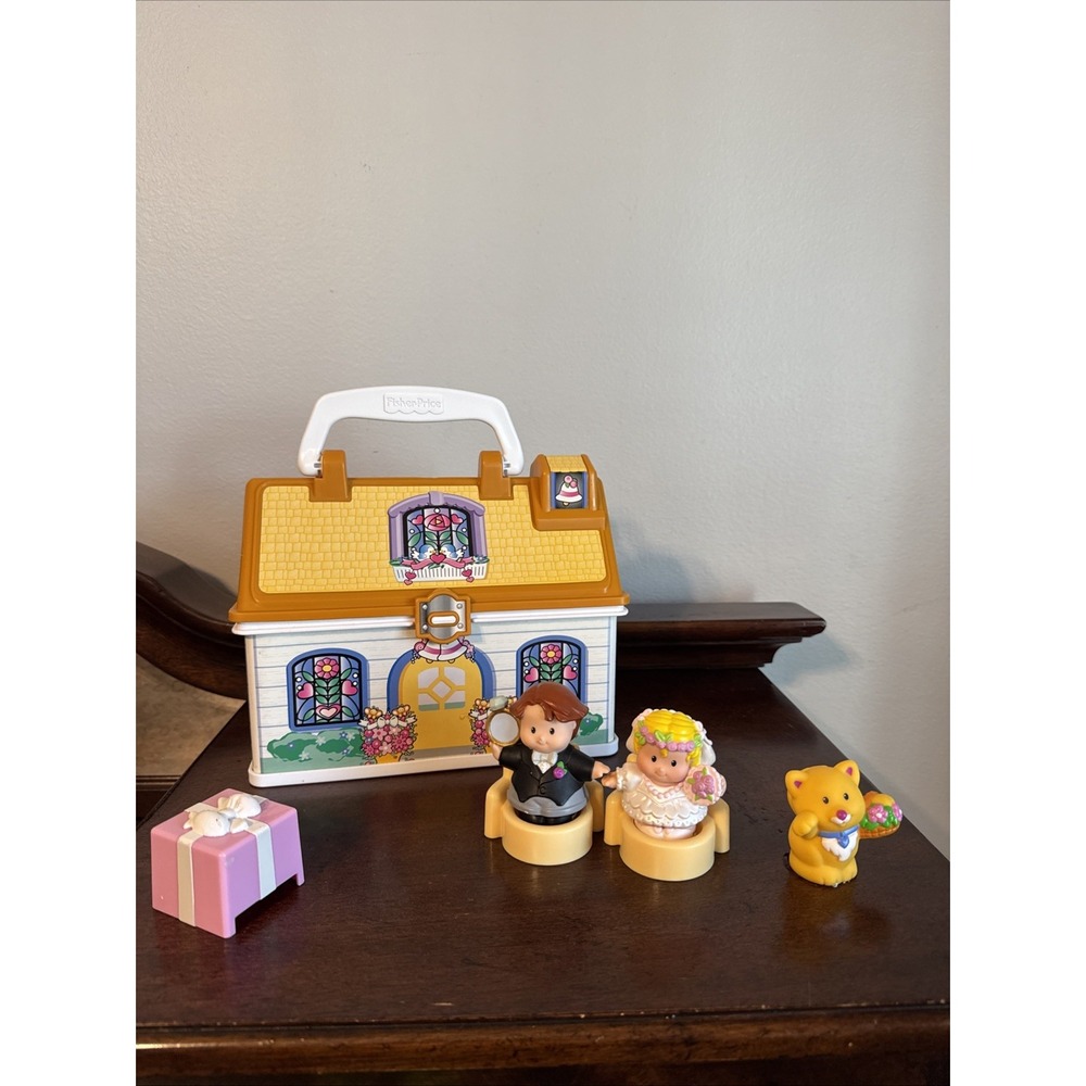 7 Pc. 2008 Fisher Price Little People Wedding Chapel On The Go Cottage Bridegroo